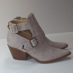 Arider Girl Emme Western Ankle Boots With Studs and Buckle Straps Size 7